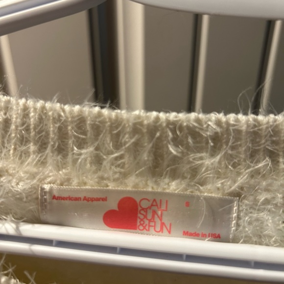 American apparel crop fuzzy long sleeve - Picture 4 of 4